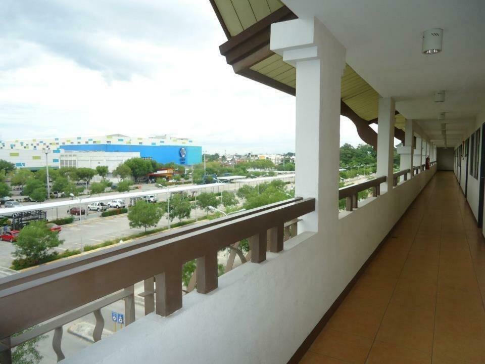 Alles One Oasis Condo Davao Near Sm Mall With Wifi エクステリア 写真